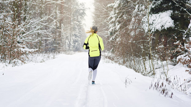 Зимняя пробежка. Фото gpointstudio/Freepik Зимняя пробежка. Фото gpointstudio/Freepik