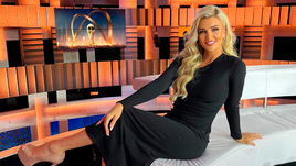 Бывшая футболистка покоряет ЧМ в новом амплуа. Ее шикарные наряды притягивают даже Бекхэма