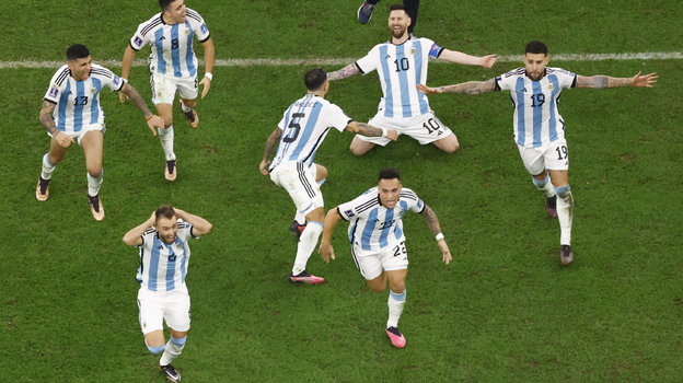 Радость Лионля Месси и его команды в первые секунды после победы. Фото Reuters Радость Лионля Месси и его команды в первые секунды после победы. Фото Reuters