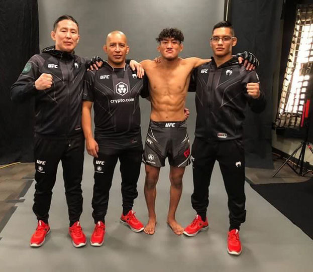 Слева направо: Дмитрий Ушканов, Рауль Росас-старший, Рауль Росас-младший, Джесси Росас. Фото Соцсети Слева направо: Дмитрий Ушканов, Рауль Росас-старший, Рауль Росас-младший, Джесси Росас. Фото Соцсети