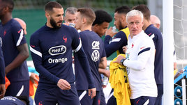 В сборной Франции неспокойно. Расистские оскорбления, «крот» в раздевалке и возобновление конфликта Дешама с Бензема