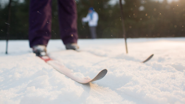 Беговые лыжи. Фото Freepik/pressfoto Беговые лыжи. Фото Freepik/pressfoto