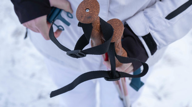 Лыжные палки. Фото Freepik/frimufilms Лыжные палки. Фото Freepik/frimufilms