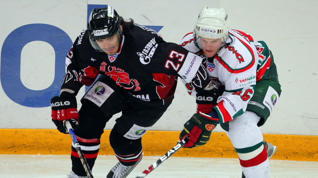 Виктор Александров и Тони Мортенссон. Фото photo.khl.ru Виктор Александров и Тони Мортенссон. Фото photo.khl.ru