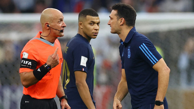Шимон Марчиняк, Килиан Мбаппе и Лионель Скалони. Фото Reuters Шимон Марчиняк, Килиан Мбаппе и Лионель Скалони. Фото Reuters