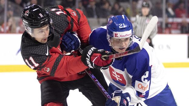 Нападающий сборной Канады Дилан Гюнтер (слева). Фото Global Look Press Нападающий сборной Канады Дилан Гюнтер (слева). Фото Global Look Press