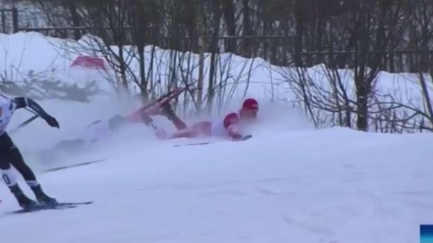 Сергей Устюгов и Александр Большунов падение. Сергей Устюгов и Александр Большунов падение.