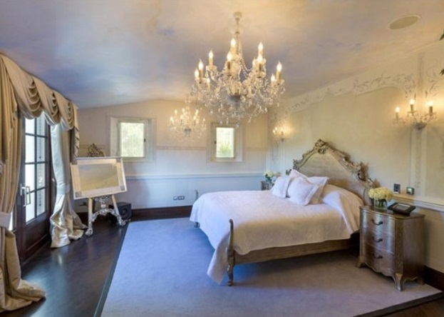 Спальня в доме Дэвида и Виктории Бекхэм. Фото Knight Frank Спальня в доме Дэвида и Виктории Бекхэм. Фото Knight Frank
