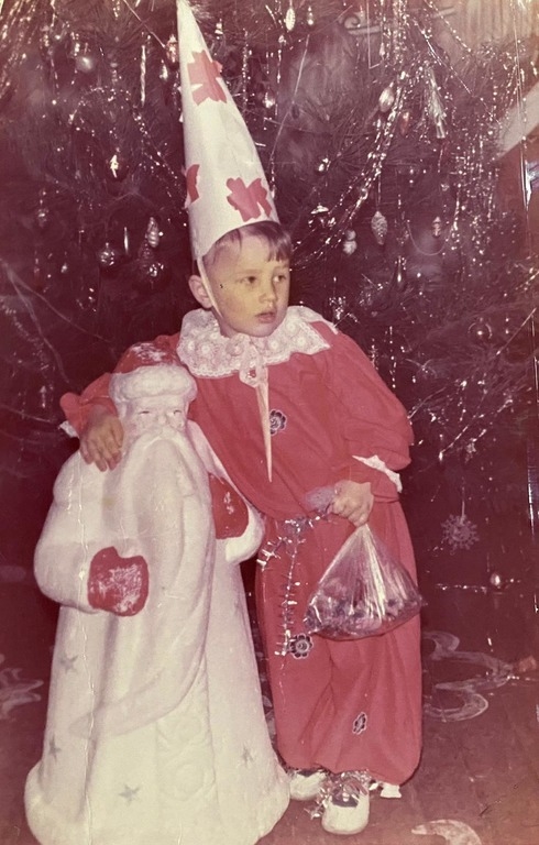 Александр Романов в детстве. Фото из личного архива Александр Романов в детстве. Фото из личного архива