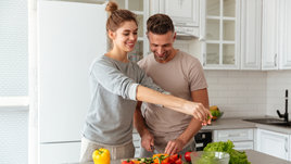 Как перестать объедаться новогодними салатами и вернуться к правильному питанию после праздников