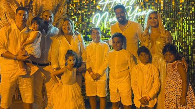 Кристиан Нобоа с семьей. Фото Соцсети Кристиан Нобоа с семьей. Фото Соцсети