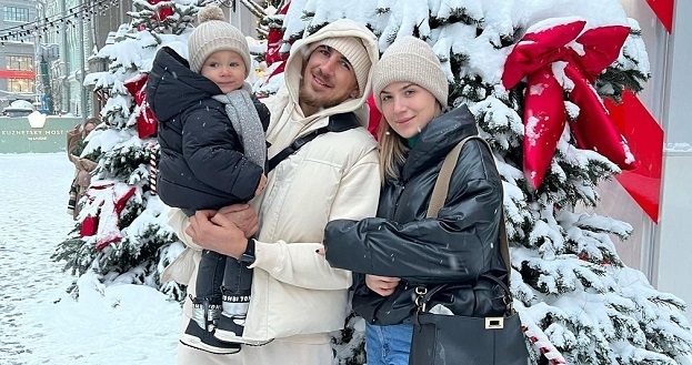 Виталий Слипенко с женой и дочерью. Фото Соцсети Виталий Слипенко с женой и дочерью. Фото Соцсети