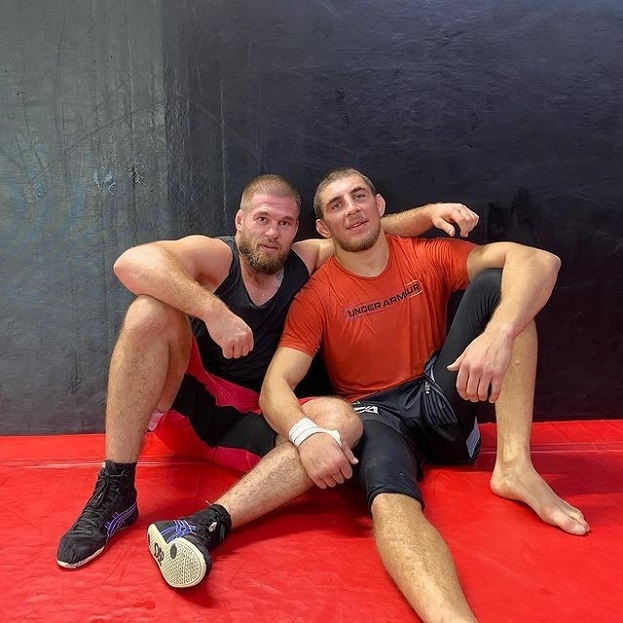 Виталий Слипенко с Артемом Резниковым. Фото Соцсети Виталий Слипенко с Артемом Резниковым. Фото Соцсети