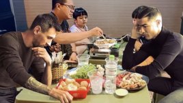 Главные мемы года: жест немцев на ЧМ, брошенный кот и Месси в образе Гарри Поттера