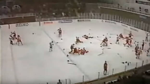 Скрин из видео драки. Скрин из видео драки.