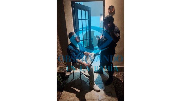 Полиция допрашивает обвиняемого. Фото Соцсети Полиция допрашивает обвиняемого. Фото Соцсети