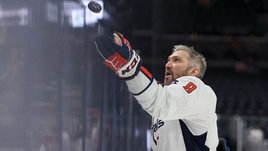 Овечкин — второй европейский бомбардир в истории НХЛ. Он обогнал легендарного Селянне