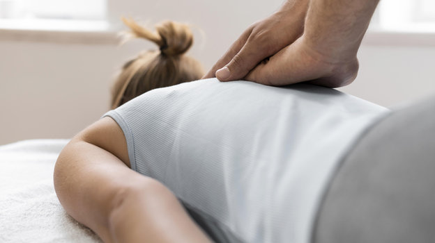 Массаж. Фото Freepik Массаж. Фото Freepik