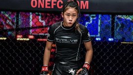 «Ты была нашим ярким светом». Девушка-боец умерла в 18 лет