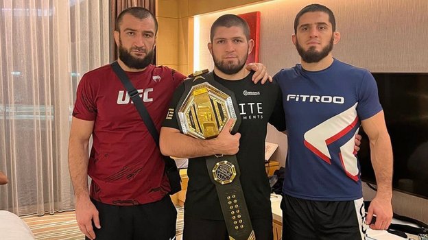 Абубакар Нурмагомедов, Хабиб Нурмагомедов и Ислам Махачев. Фото Соцсети Абубакар Нурмагомедов, Хабиб Нурмагомедов и Ислам Махачев. Фото Соцсети