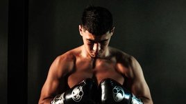 Американские журналисты назвали Бивола лучшим в 2022-м. Престижная награда впервые досталась боксеру из России