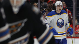 Двухметровый американец — главное открытие сезона НХЛ. Его игру похвалил даже Овечкин