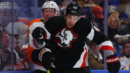 «Никогда не валяюсь на льду». Этот парень — не бомбардир, но тоже очень крутой русский игрок НХЛ