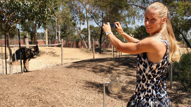 Елена Дементьева и страус. Фото Getty Images Елена Дементьева и страус. Фото Getty Images
