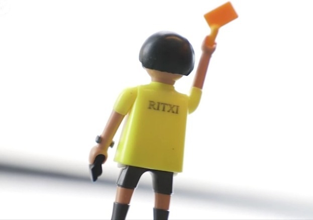 Обереги судьи Рикардо Де Бургосу Бенгоэчеа. Фото Соцсети Обереги судьи Рикардо Де Бургосу Бенгоэчеа. Фото Соцсети