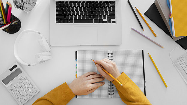 Рабочее место. Фото Freepik Рабочее место. Фото Freepik