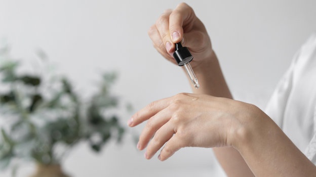 Уход за кожей рук. Фото Freepik/freepik Уход за кожей рук. Фото Freepik/freepik