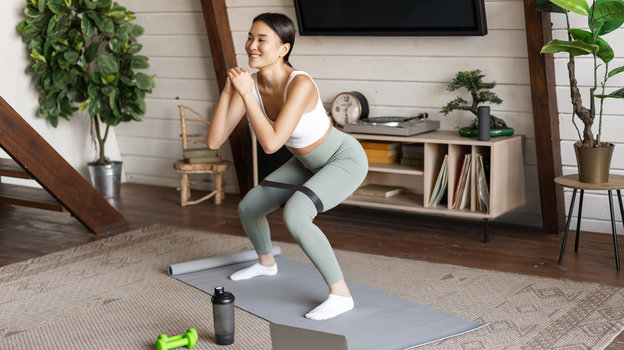 Упражнение для увеличения ягодиц. Фото Freepik/benzoix Упражнение для увеличения ягодиц. Фото Freepik/benzoix