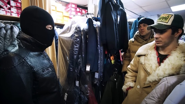 Леонид Слуцкий и Артем Дзюба на шоу «Плюшки». Леонид Слуцкий и Артем Дзюба на шоу «Плюшки».