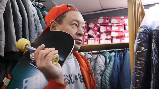 Артем Дзюба и Леонид Слуцкий на шоу «Плюшки». Артем Дзюба и Леонид Слуцкий на шоу «Плюшки».