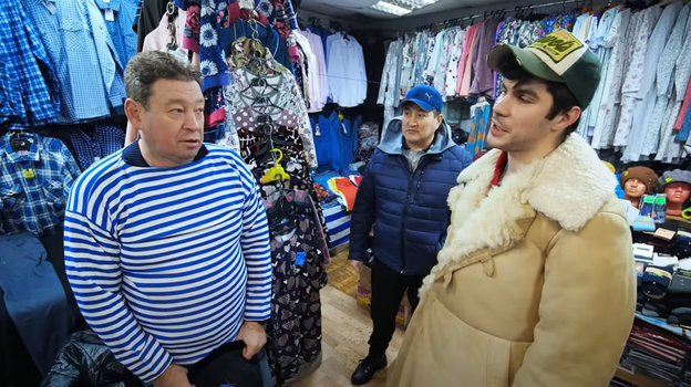 Леонид Слуцкий на шоу «Плюшки». Леонид Слуцкий на шоу «Плюшки».