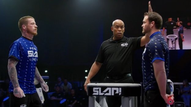 Power Slap. Фото Скриншот трансляции шоу Power Slap Power Slap. Фото Скриншот трансляции шоу Power Slap