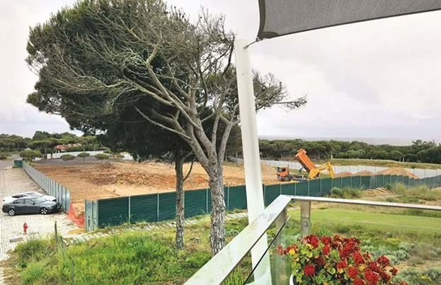 Стройка дома Криштиану Роналду. Фото flash.pt Стройка дома Криштиану Роналду. Фото flash.pt