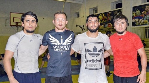 Петр Ян в Дагестане на сборах перед первым боем со Стерлингом. Фото Соцсети Петр Ян в Дагестане на сборах перед первым боем со Стерлингом. Фото Соцсети