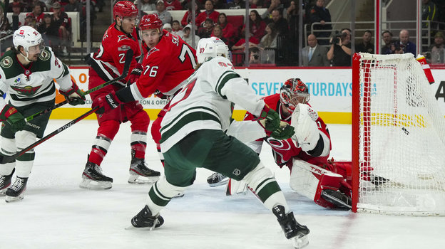 Кирилл Капризов открывает счет в матче «Каролина» — «Миннесота» (5:2). Фото USA Today Sports Кирилл Капризов открывает счет в матче «Каролина» — «Миннесота» (5:2). Фото USA Today Sports