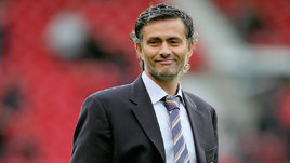 «В перерыве Моуринью заорал. И швырнул в стену здоровенную банку вазелина». Истории про великого тренера