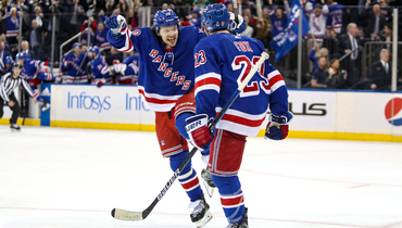 Артемий Панарин (слева).