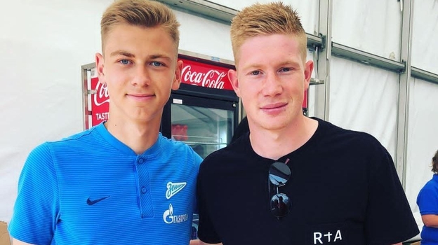 Богдан Ведерников с Кевином де Брейне. Фото Соцсети Богдан Ведерников с Кевином де Брейне. Фото Соцсети