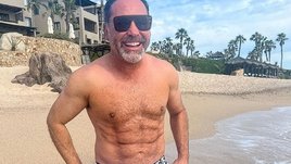 Де ла Хойя в 50 лет поразил всех монструозными кубиками пресса. Секрет? Хороший доктор