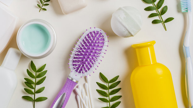 Принадлежности для ухода за волосами. Фото Freepik/freepik Принадлежности для ухода за волосами. Фото Freepik/freepik