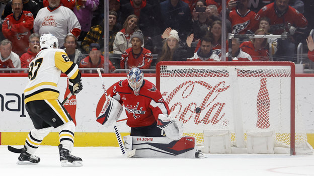 Дарси Кемпер отражает попытку Сидни Кросби в серии буллитов. Фото USA Today Sports Дарси Кемпер отражает попытку Сидни Кросби в серии буллитов. Фото USA Today Sports