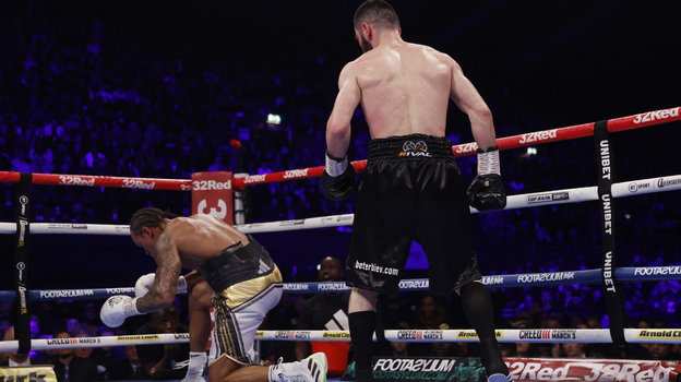 Артур Бетербиев отправил Энтони Ярда в нокдаун. Фото Reuters Артур Бетербиев отправил Энтони Ярда в нокдаун. Фото Reuters