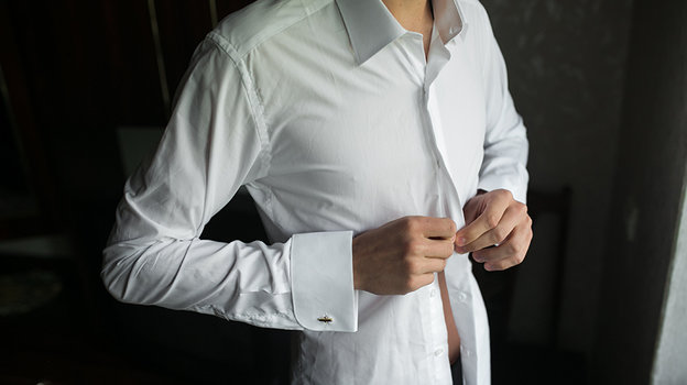 Мужчина в рубашке. Фото Freepik/teksomolika Мужчина в рубашке. Фото Freepik/teksomolika