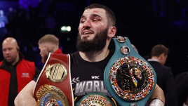 «А он не говорил, как меня после «стоп» били?» Бетербиев ответил на выпад тренера Бивола