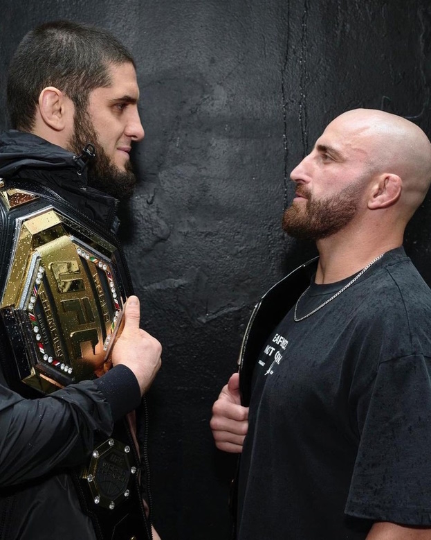 Ислам Махачев и Алекс Волкановски. Фото Соцсети Ислам Махачев и Алекс Волкановски. Фото Соцсети