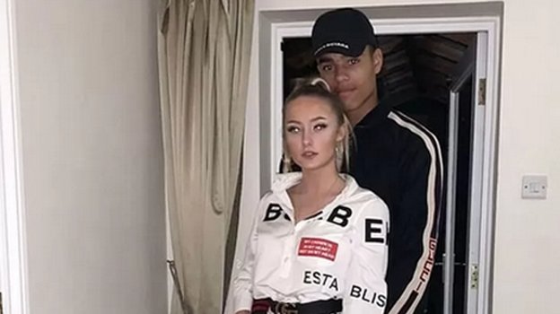 Мэйсон Гринвуд с девушкой. Фото Соцсети Мэйсон Гринвуд с девушкой. Фото Соцсети